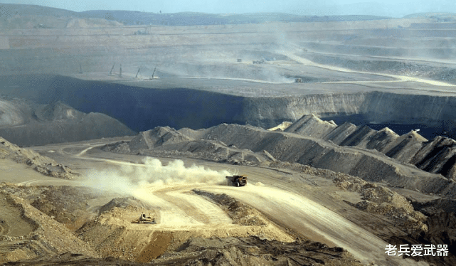 @中国最大的煤田，面积约22860平方公里，预测储量6690亿吨煤矿