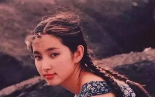 李冰冰|李冰冰：曾是华谊地下老板娘，拿下一姐位置，却爱上小十几岁白领