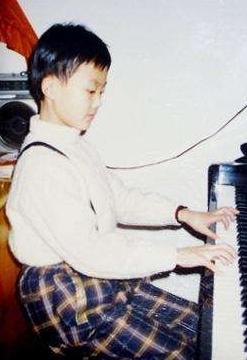 许嵩|过气歌手、歌红人不红、非主流，你能相信这些都是形容音乐才子？