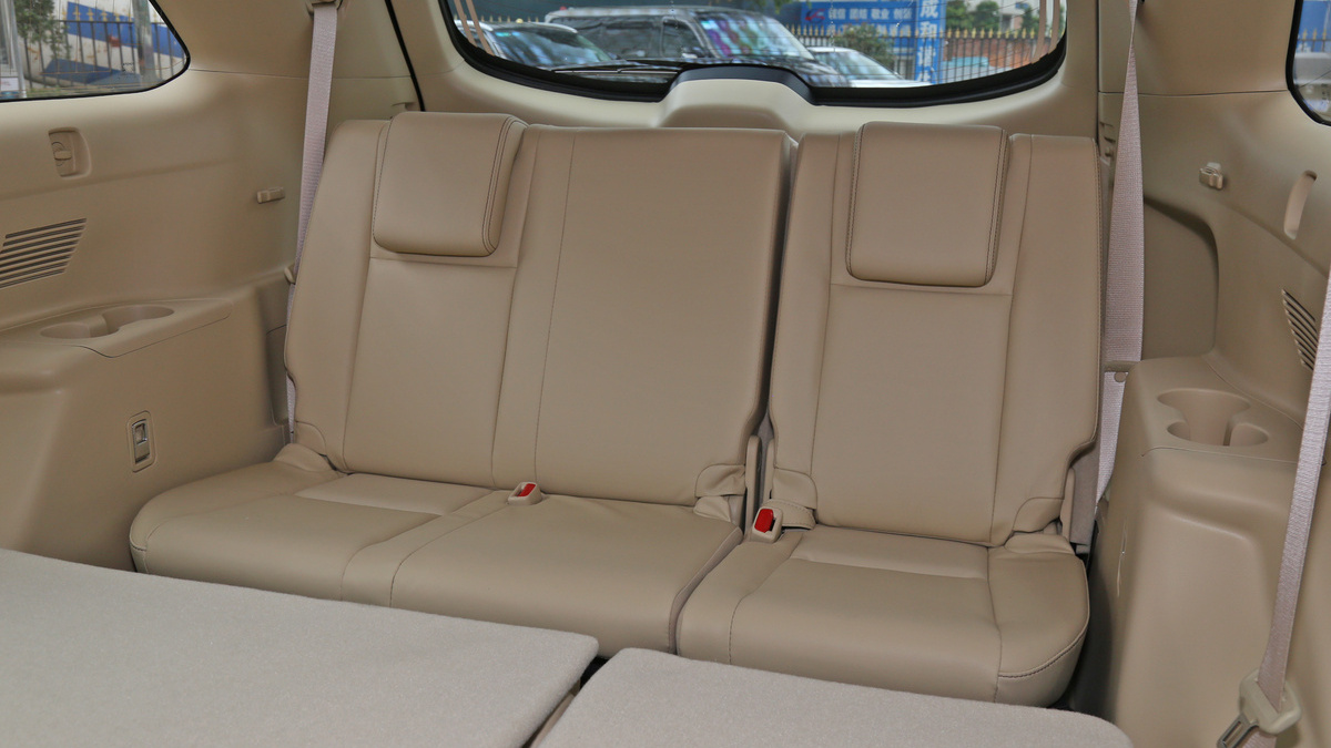 「丰田汉兰达」比奥迪Q5霸气，起步2.0T，十年难开坏，一箱油跑800Km