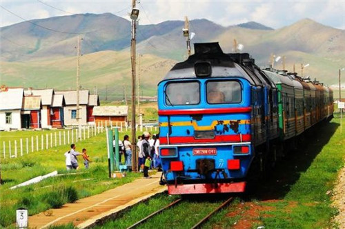 『』中国最慢火车:全程要131小时,票价高达6000元,为何还一票难求
