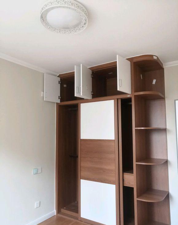 []简单装修的新房，打扫干净就很漂亮了，最满意电视墙和玄关，晒晒