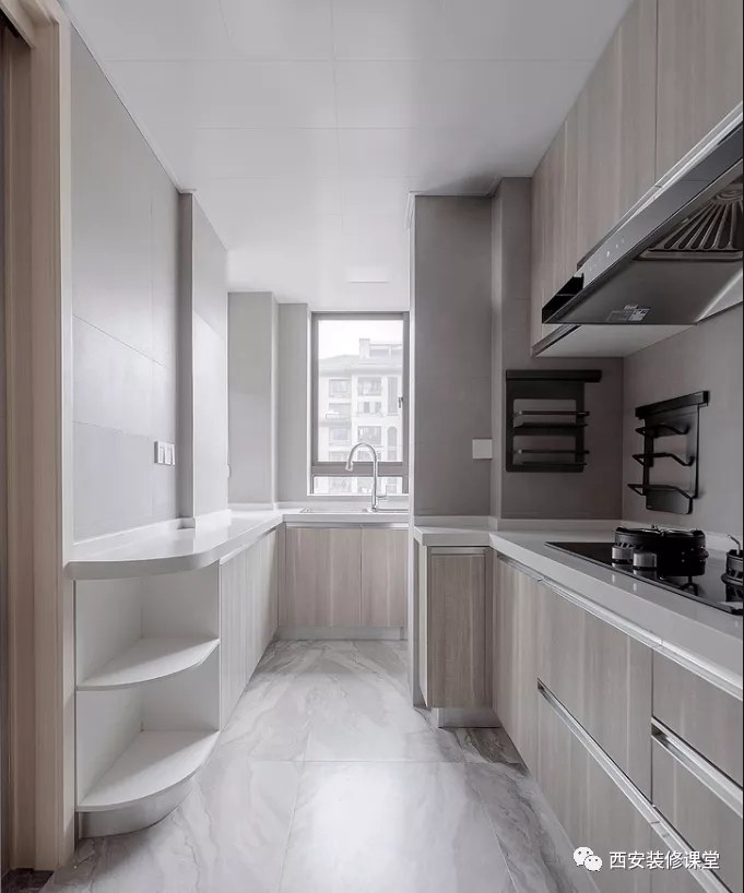 ##做不了正常U型橱柜，可以做窄柜收纳放电器