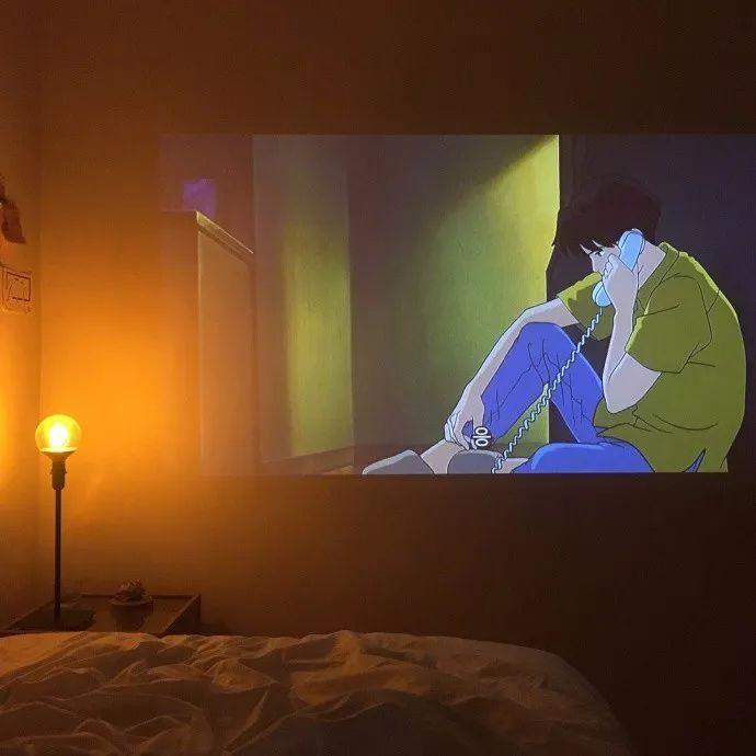 投影仪|国货打破投显业天花板，2999令极米想退游？网友：良心之作