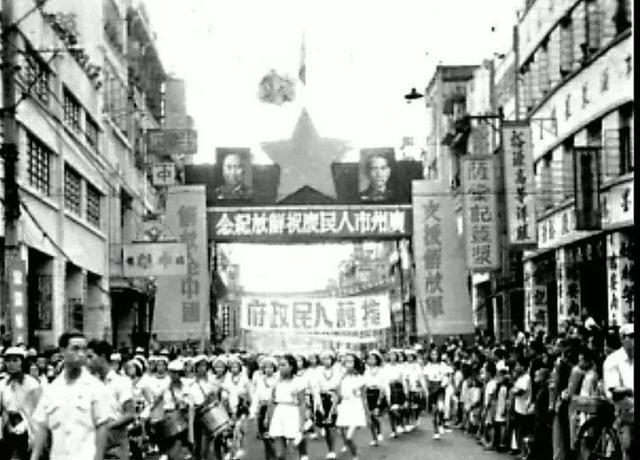 邓华|一士兵从报纸上认出父亲,指导员却说:那是首长别瞎想