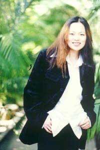 汪峰■汪峰前妻才是大美女，年近40岁康作如穿衣时髦像少女，不输章子怡