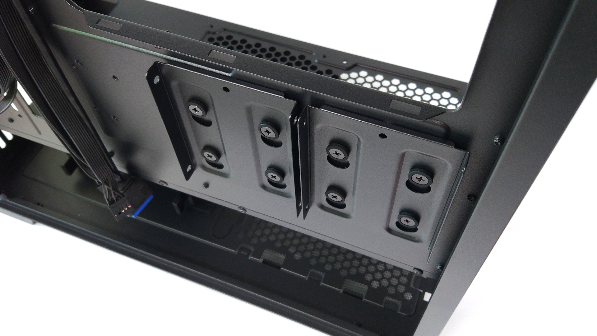 机箱|骨伽影武者X5中塔机箱：简约质朴容量大，可支持7+2拓展