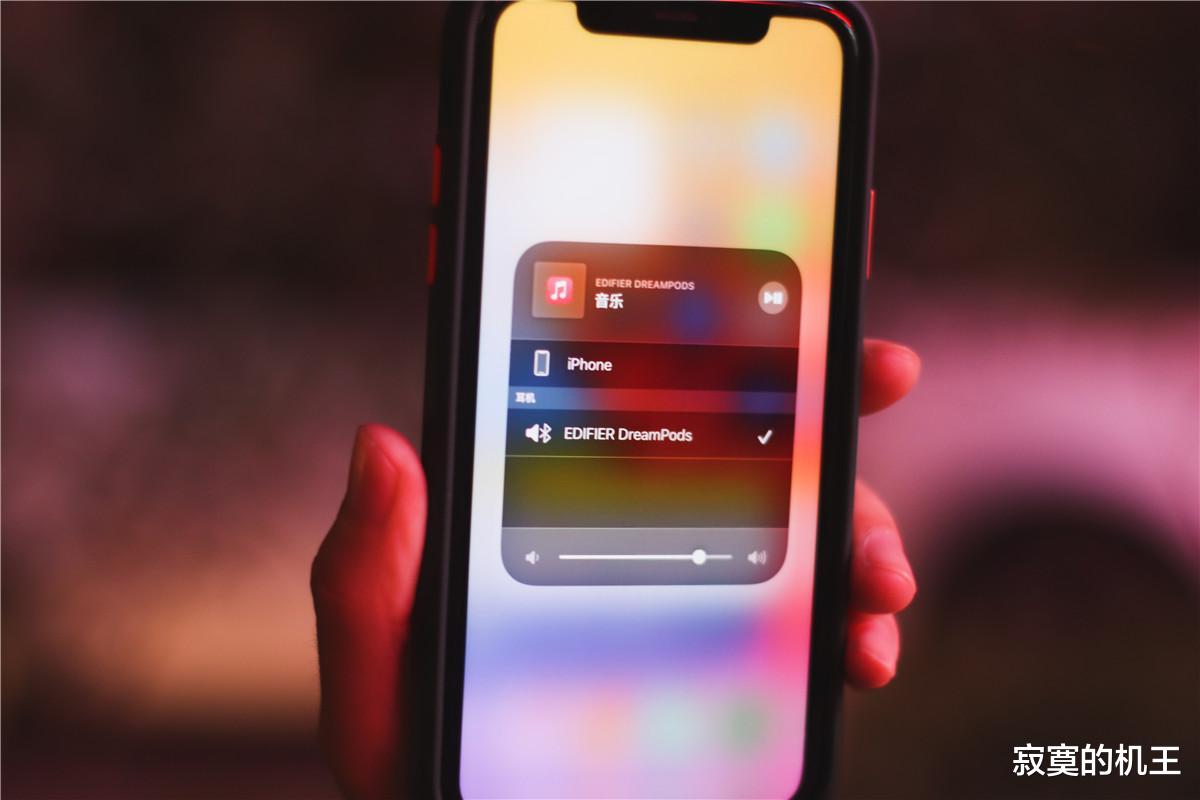 半导体|配音大师潘粤明代言，漫步者DreamPods通话降噪全新体验