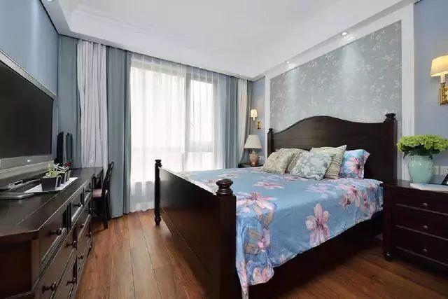 老公硬要爆改入口玄关，完工后我懵了，电视墙太霸气，谁见过？