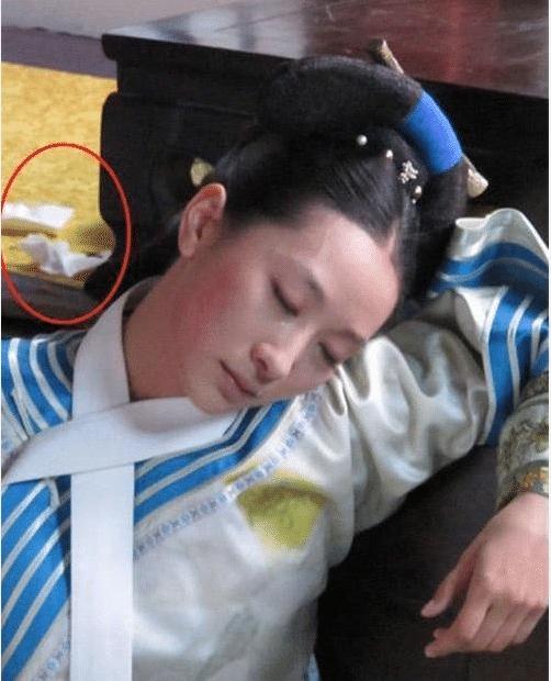 『穿帮镜头』史上最“尬”的穿帮镜头，古代用卫生纸忍了，最后一个什么鬼？