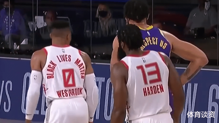 勒布朗·詹姆斯|就欺负我？威少遭35岁詹姆斯追帽，连遭隔扣+封盖太无奈，哈登忙安慰