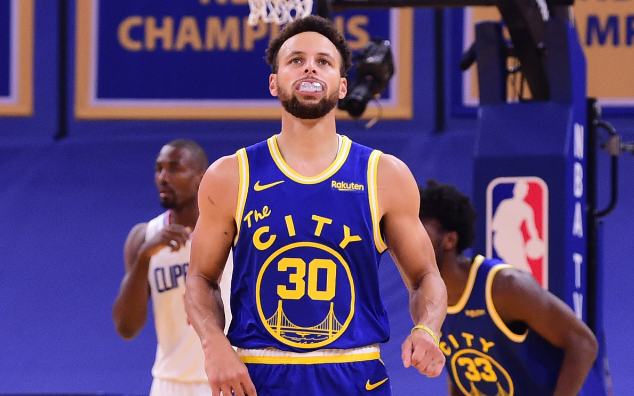 快船队|三分14中9!库里打疯了,勇士32分逆转快船,维金斯小爆发