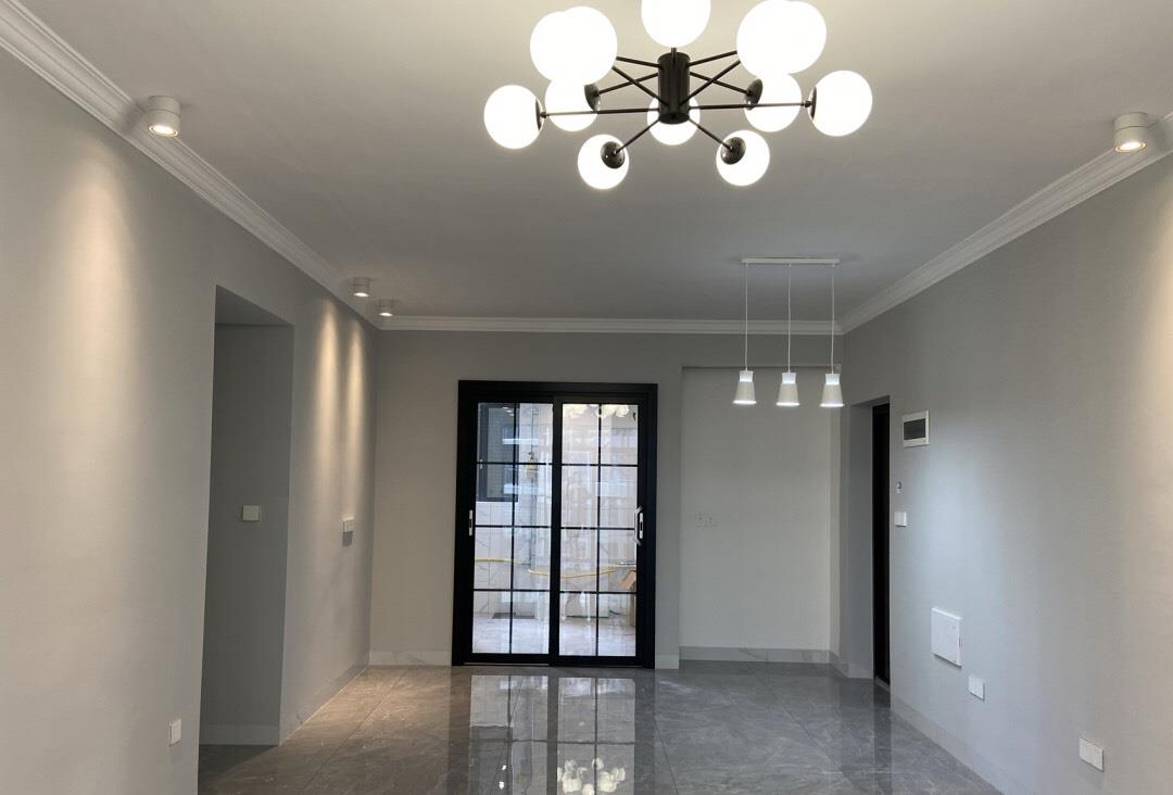 背景墙|花了四个月网红款的小家终于完工，保洁做完很满意，省钱又舒适