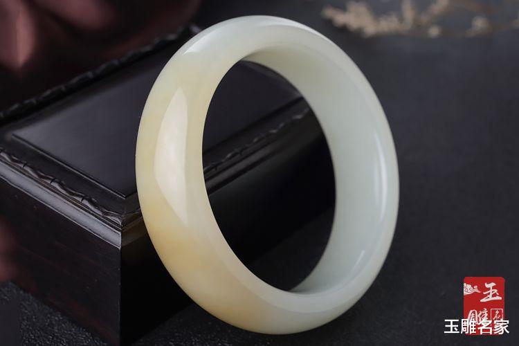 「」和田玉的手镯价格贵不贵？和田玉的手镯价格是多少