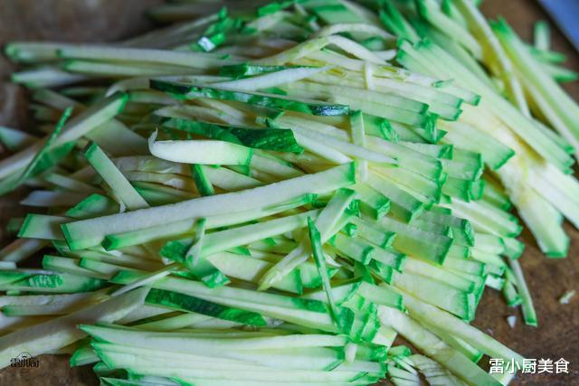 南瓜|它是天然的“肠道润滑剂”，肠胃不好的人要多吃，现在正当季