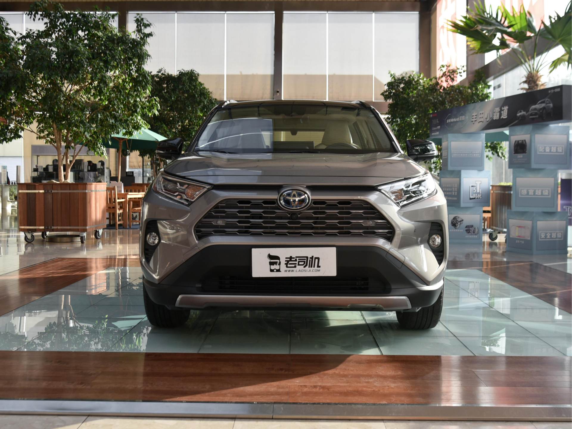 丰田|丰田荣放:全新高颜值SUV,舒适如回家,油耗是亮点