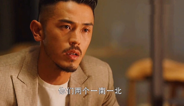 三十而已|《三十而已》屡屡冒出新词汇，“三人行”成了剧中的梗，现实中这种情况很多见