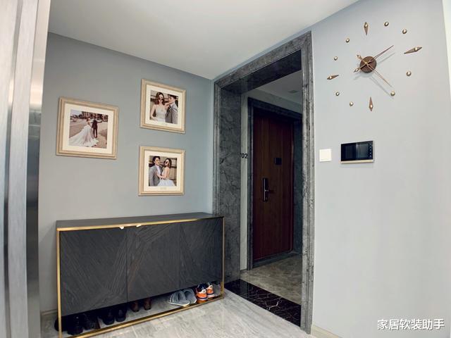 @刚完工的婚房，客厅石材电视墙背景墙很大气，老婆很满意，晒晒！