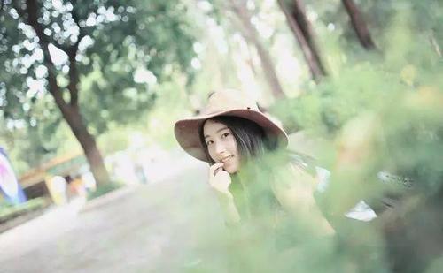 『十二星座』5月开始，相思成疾，痴情如故，与前任重新复合再续前缘的三星座