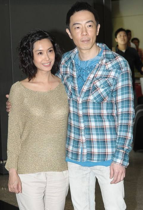 『朱茵』48岁朱茵身材绝了,身材魔鬼般惹火,她老公上辈子拯救了银河系?