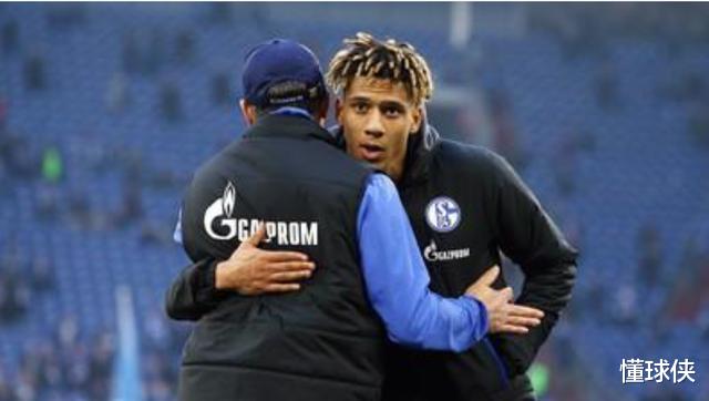 [巴塞罗那]超越德里赫特，托蒂博成足坛最抢手中后卫，巴萨捡到宝了