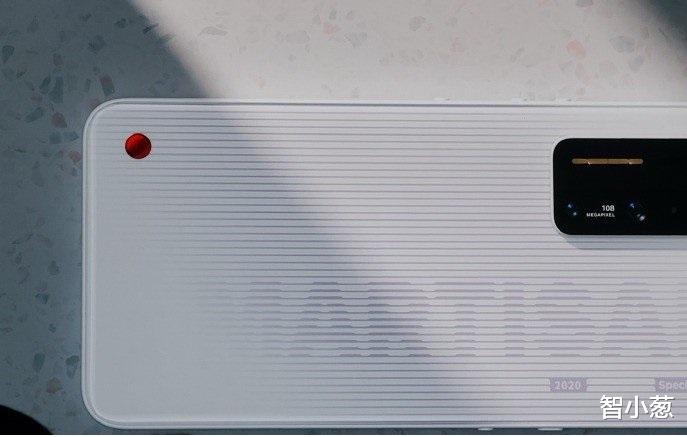 手机行业|整体表现不尽如人意，来悉数坚果R2的“N宗罪”！