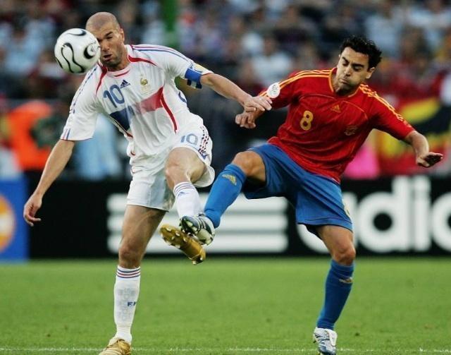 安德烈亚·皮尔洛@皮尔洛和哈维全面比较，两位中场大师，孰强孰弱