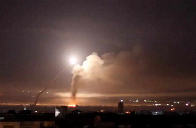 以色列再度空襲後，敘敘利亞政府軍不再忍讓！火箭炮轟擊戈蘭高地-圖6