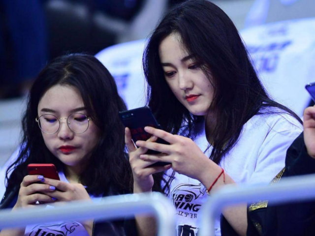 罗永浩|移动为何总让客户“换套餐”?客服说出真正原因,网友:套路真多