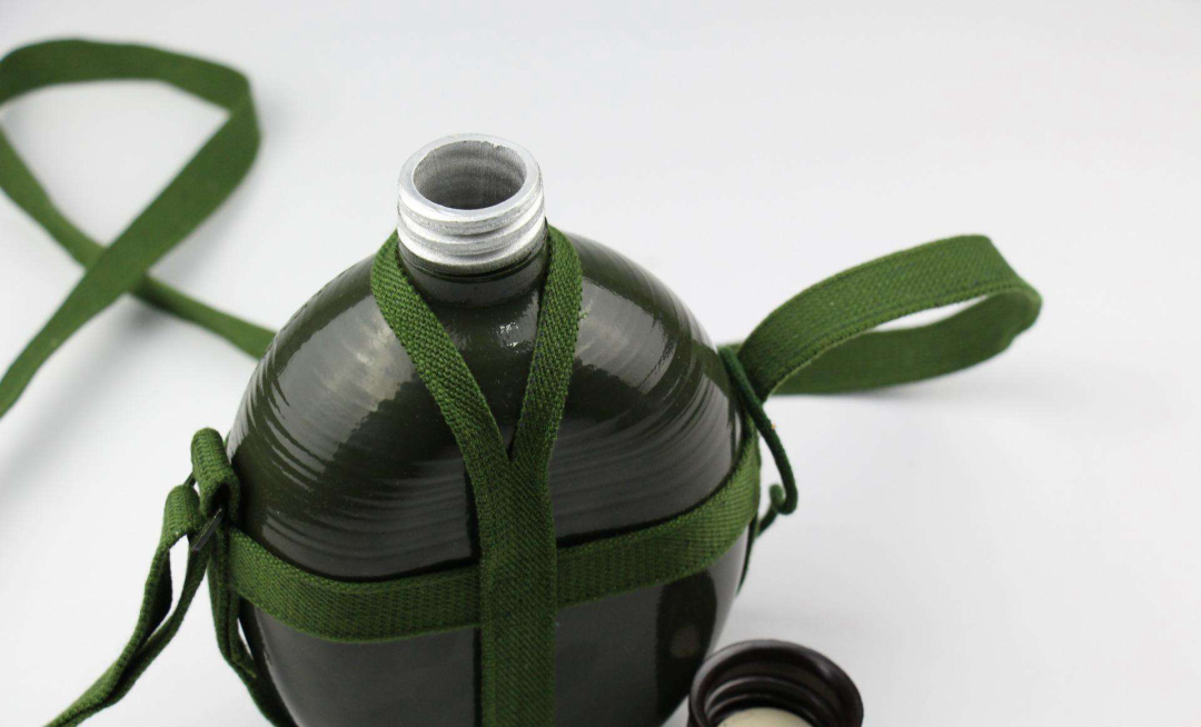 军人|军人退伍可以拿走4件东西，最后一件必须拿走，很多人却不想要