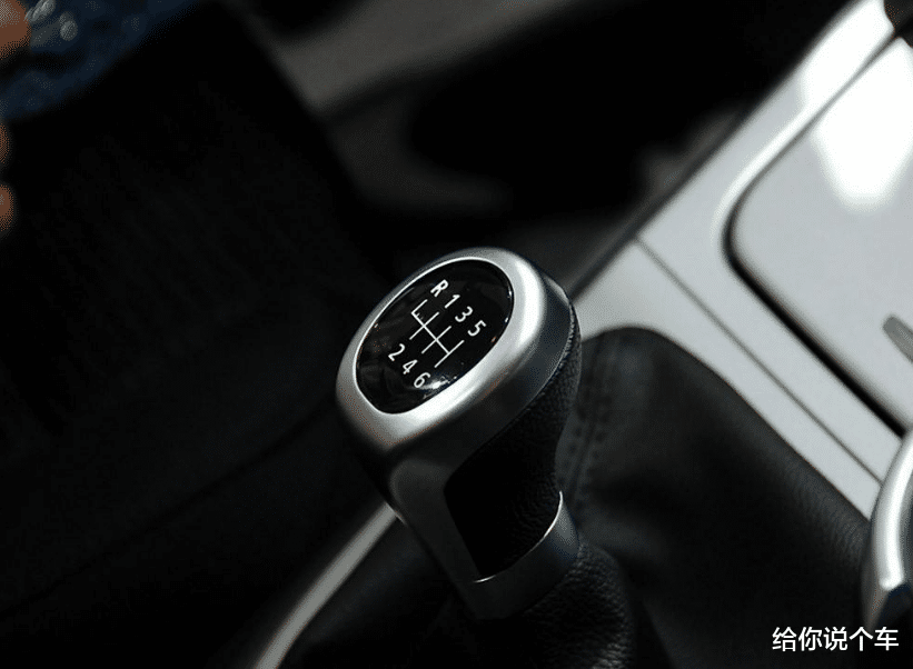 [五菱宏光]手动挡没有自动挡简单方便，为什么还有很多人买？内行人说了实话