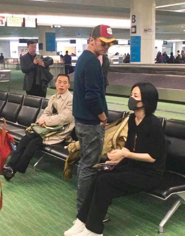 #王菲#50岁王菲近照刷屏、被谢霆锋曝光“隐私”：他们的爱，竟成了这样！