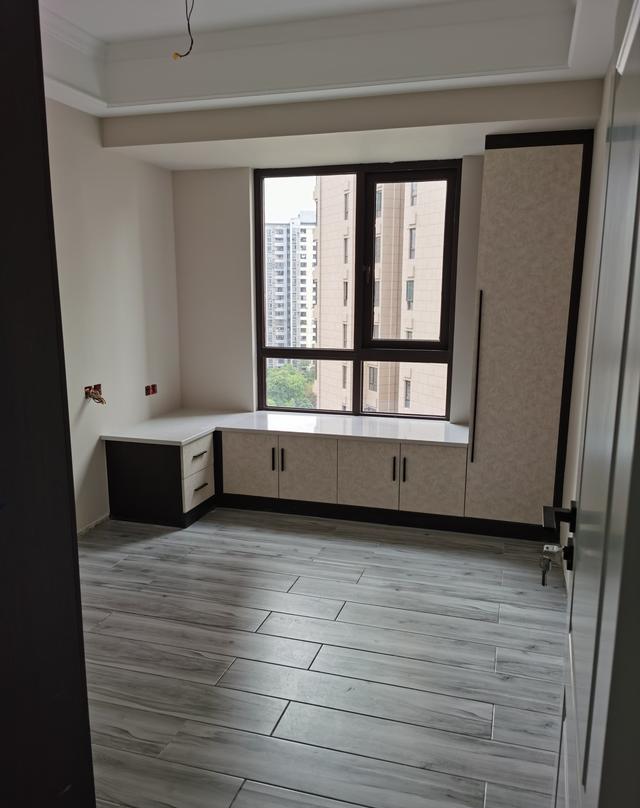 「」打扫干净正在布置软装,目前已经花了21万,电视墙特别漂亮附清单