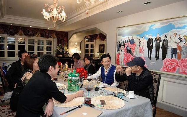 []参观周立波在美国的豪宅，每件家具都是奢侈品，简直是一座私人宫殿