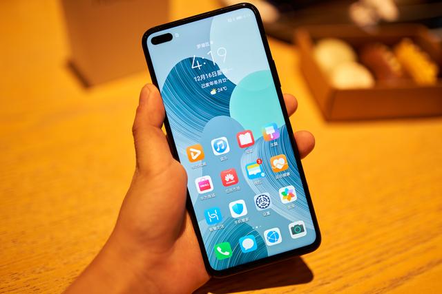 华为■目前华为最值得买的3款手机，最后一款价格很良心