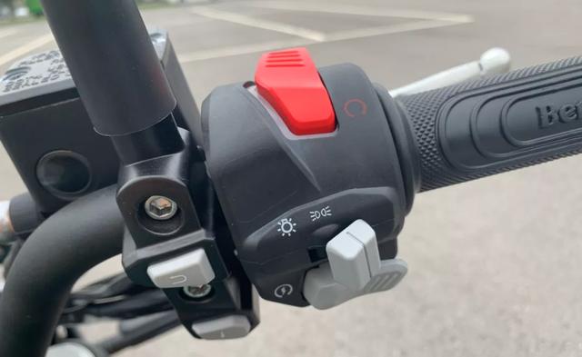 贝纳利|5.58万起！贝纳利幼狮800售价公布，标配Brembo卡钳和滑动离合