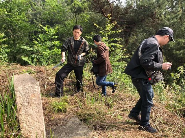 #萧山#贵阳花冠路旁，竟隐藏着一位贵州二品大员古墓，百姓称他叫“刘青天”