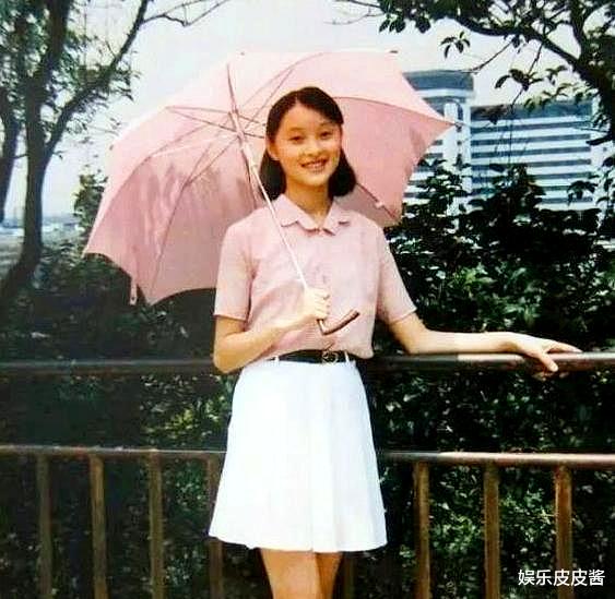 陈建斌|和陈建斌同居5年，因蒋勤勤的出现而被抛弃，如今44岁却活出了自我