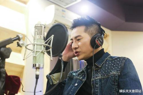 金星|一个被名字“压死”的歌手，金星曾劝其改名，如今却沦为服务生！