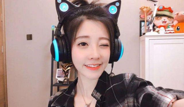 参观冯提莫现实中的家，感觉家具都是缩小版的，看起来太可爱了