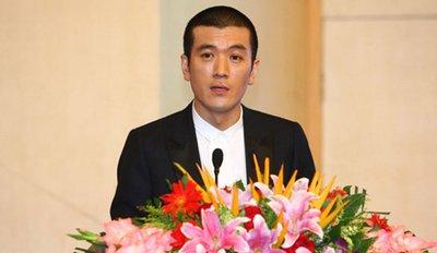 黄圣依|无名无分8年连生2个儿子, 嫁入豪门每年2亿零花钱的黄圣依\翻车\了