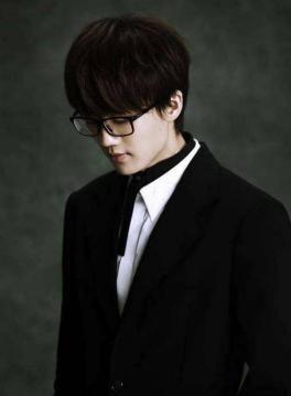 许嵩|过气歌手、歌红人不红、非主流，你能相信这些都是形容音乐才子？