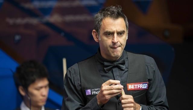 奥沙利文|斯诺克快讯：奥沙利文、丁俊晖陷入僵局，丁俊晖解球失误失先机