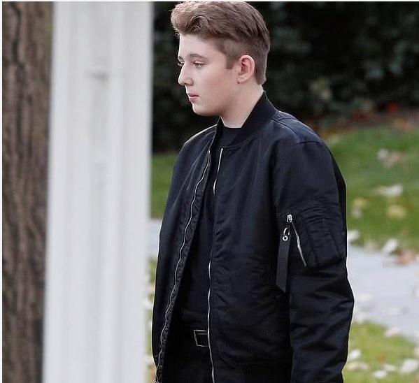 [巴伦]胖若两人！特朗普儿子14岁身高195，今发福啤酒肚赶超父亲