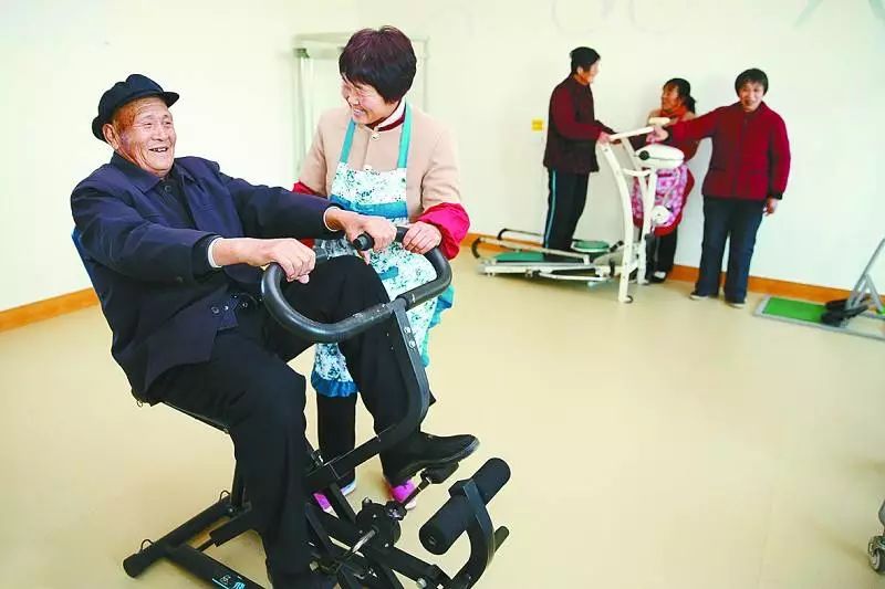 浙江老年报|浙江最高寿老人113岁啦！7000多名百岁寿星大调查，共性居然是…