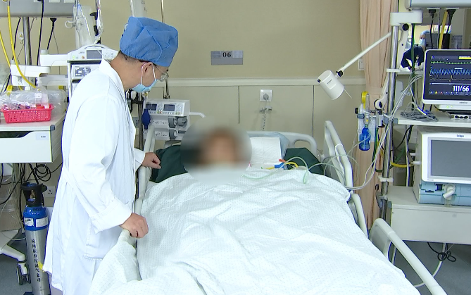 浙样的生活|急寻目击者！杭州一女子骑电瓶车时突遭勒颈，气管被割破