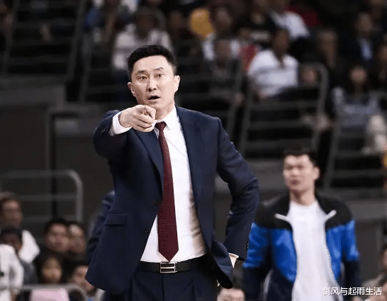 广东男篮|广东球员场上的小动作不断,可能会被姚明重罚,气的杜锋破口大骂