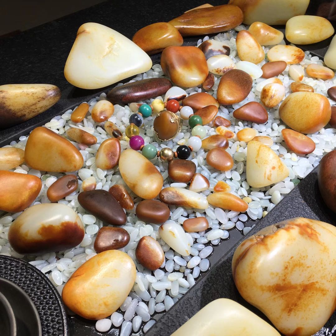 ：黄金有价玉无价，那么是什么决定和田玉的价格呢？