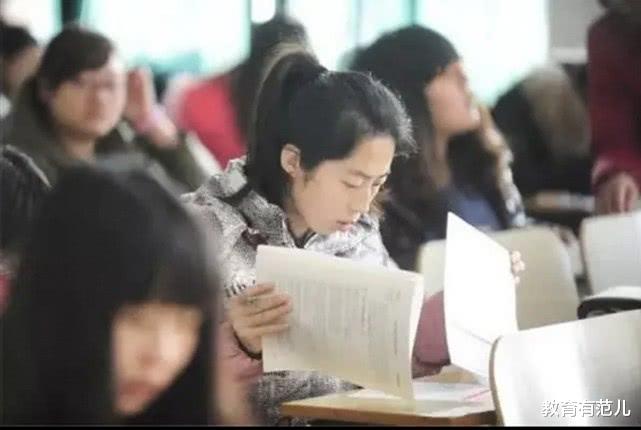 『大学生』百余万大学生已返校！返校后学生却火冒三丈？直言：还不如呆在家呢