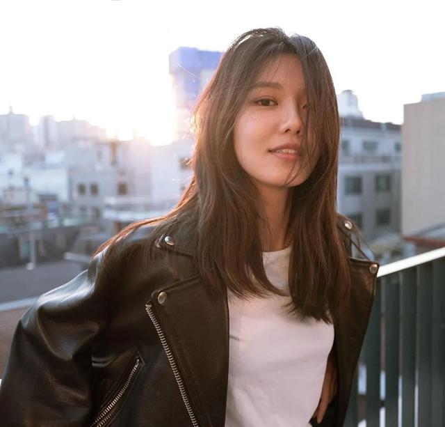 郑敬淏■他是184cm长腿叔叔,她是国民少女偶像:谈了8年初恋,仍是美好